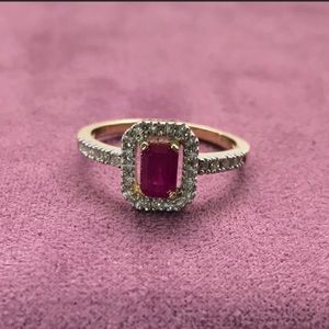 14k Gold ring with diamonds 💍